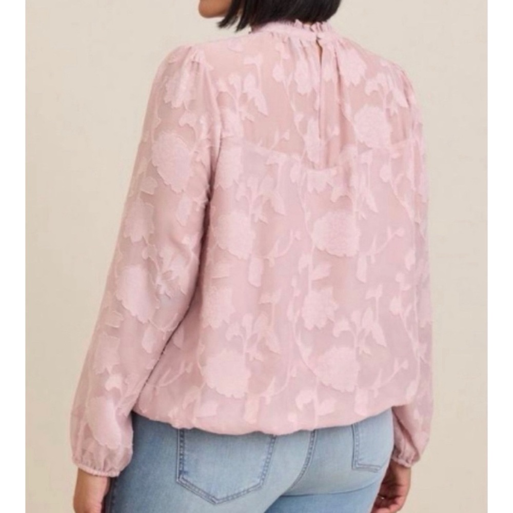 🆕 Chiffon Clip Floral Bubble Hem Blouse 3 3X 22 24 NWT Torrid New! Pink - Picture 2 of 6